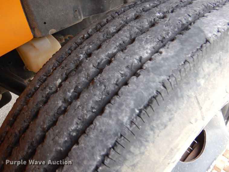 image for item LB9785 1997 International 3800  school bus