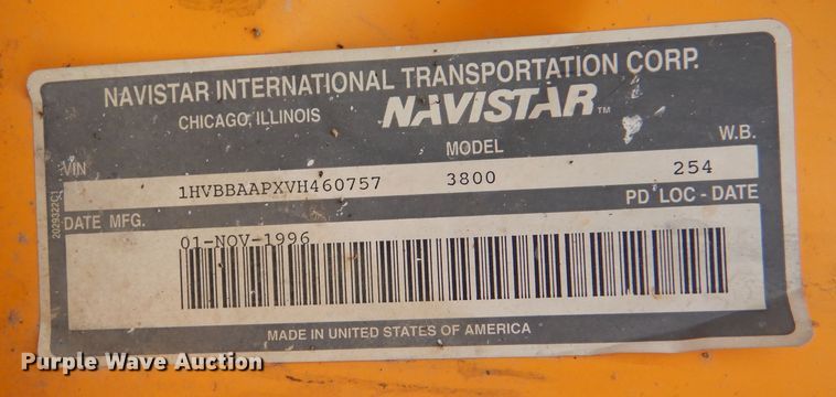 image for item LB9785 1997 International 3800  school bus