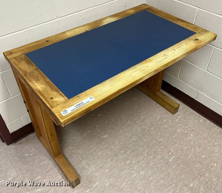 (8) wooden desks in Wichita, KS Item LD9628 sold Purple Wave