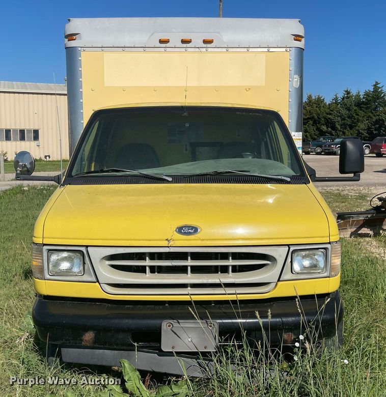 image for item LF9258 1998 Ford Econoline E350  box truck
