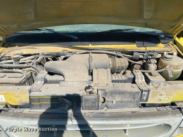 image for item LF9258 1998 Ford Econoline E350  box truck