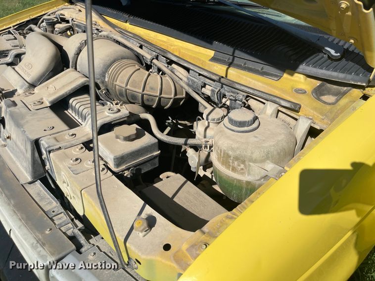 image for item LF9258 1998 Ford Econoline E350  box truck