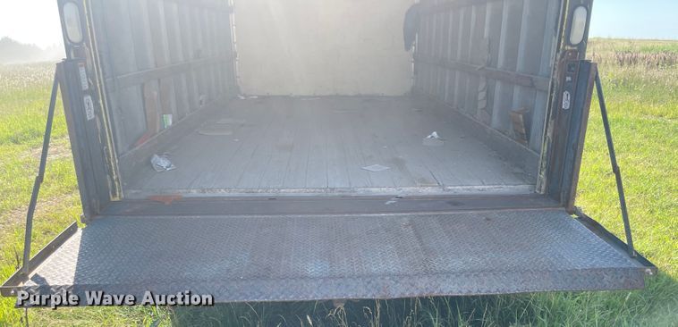 image for item LF9258 1998 Ford Econoline E350  box truck