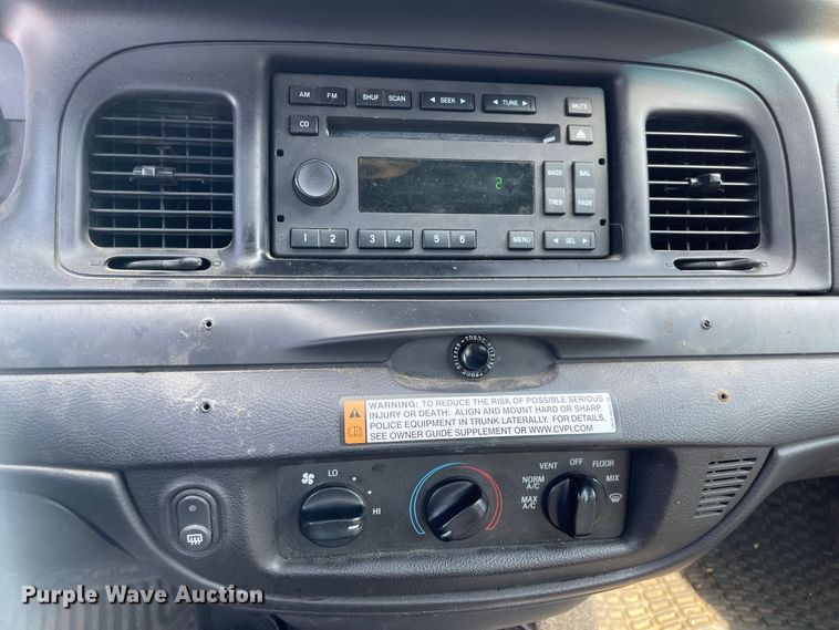 image for item LF9264 2010 Ford Crown Victoria Police Interceptor