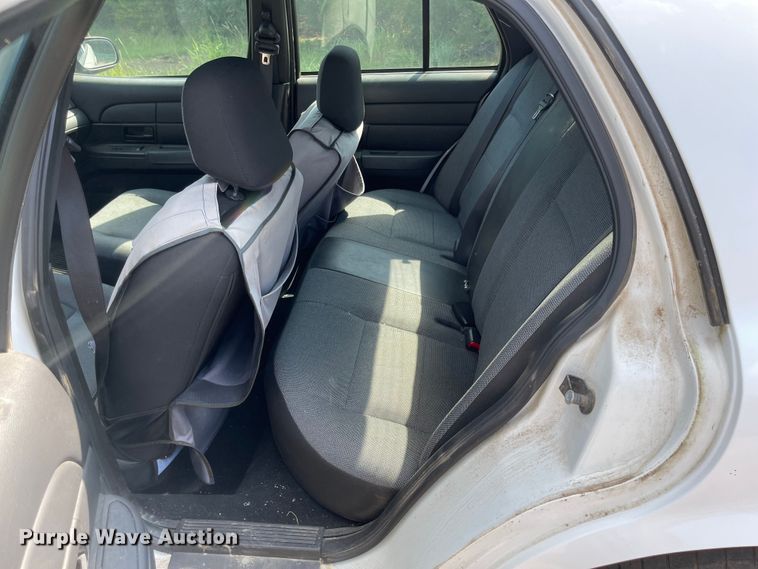 image for item LF9264 2010 Ford Crown Victoria Police Interceptor