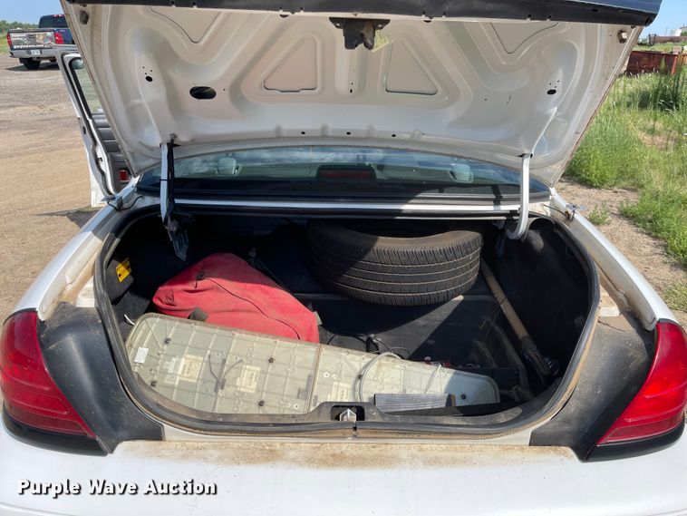 image for item LF9264 2010 Ford Crown Victoria Police Interceptor