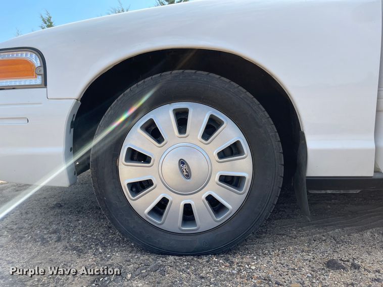 image for item LF9264 2010 Ford Crown Victoria Police Interceptor