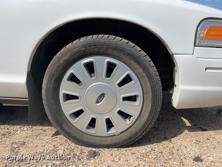 image for item LF9264 2010 Ford Crown Victoria Police Interceptor