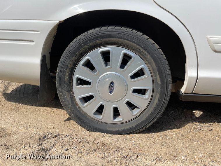 image for item LF9264 2010 Ford Crown Victoria Police Interceptor