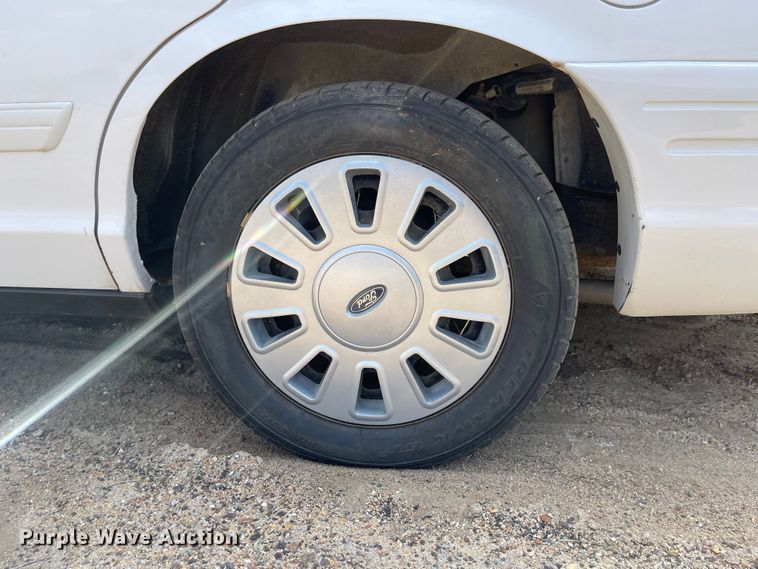 image for item LF9264 2010 Ford Crown Victoria Police Interceptor