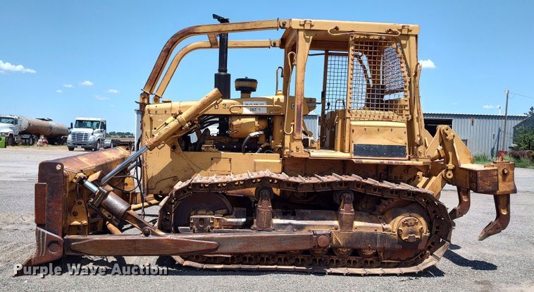 image for item LK9019 1984 Caterpillar D6D  dozer