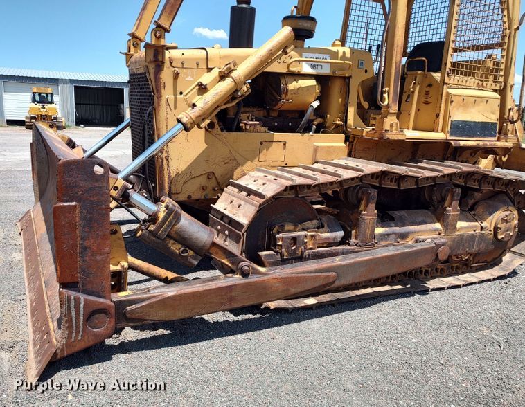 image for item LK9019 1984 Caterpillar D6D  dozer