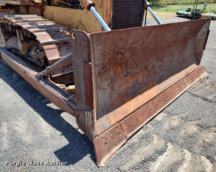 image for item LK9019 1984 Caterpillar D6D  dozer