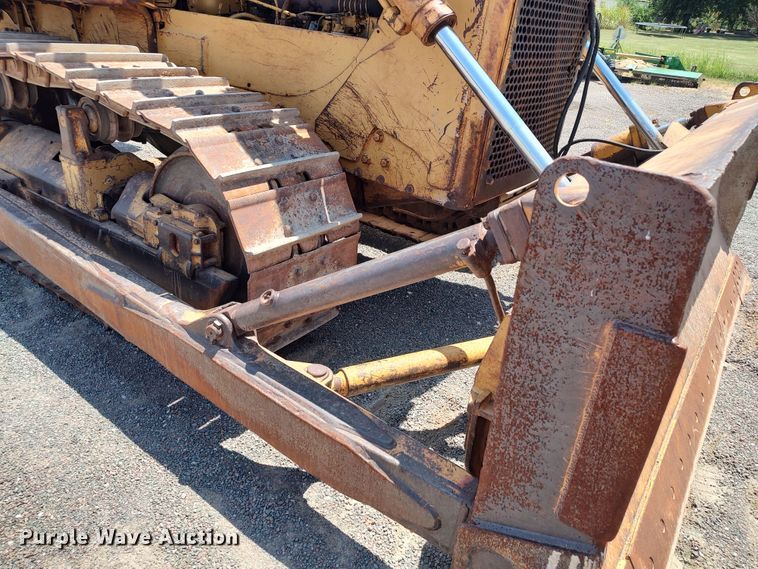 image for item LK9019 1984 Caterpillar D6D  dozer