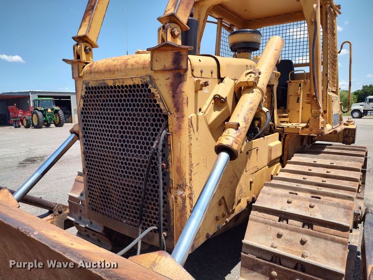 image for item LK9019 1984 Caterpillar D6D  dozer