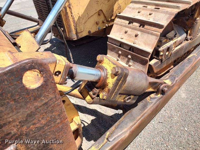 image for item LK9019 1984 Caterpillar D6D  dozer