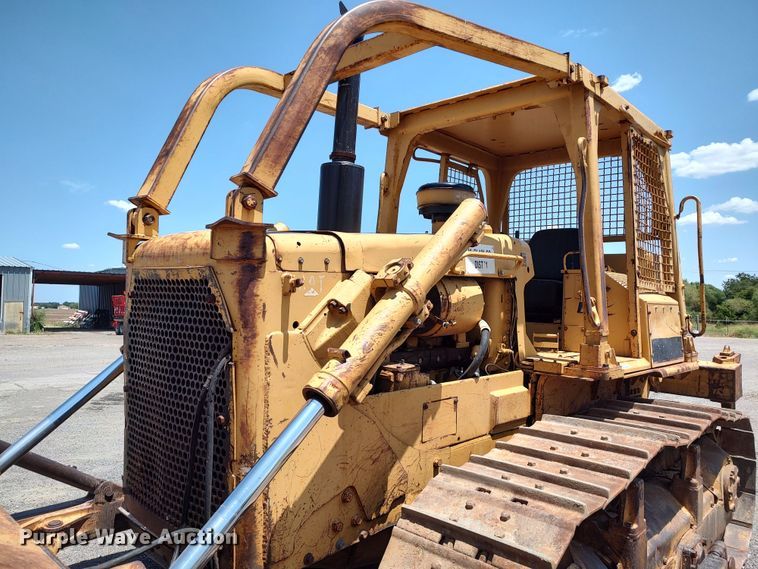image for item LK9019 1984 Caterpillar D6D  dozer