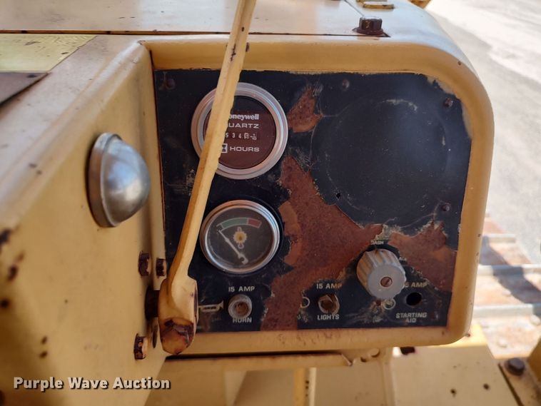 image for item LK9019 1984 Caterpillar D6D  dozer