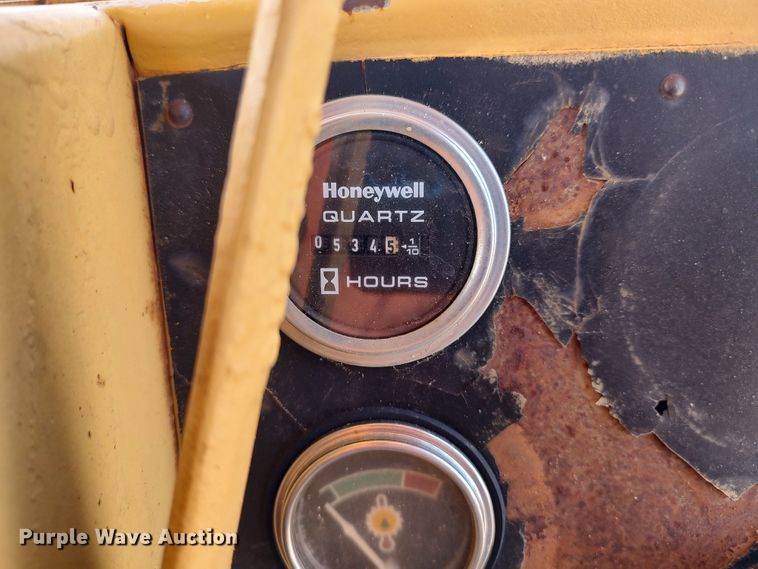 image for item LK9019 1984 Caterpillar D6D  dozer