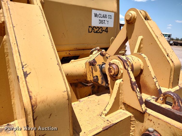 image for item LK9019 1984 Caterpillar D6D  dozer