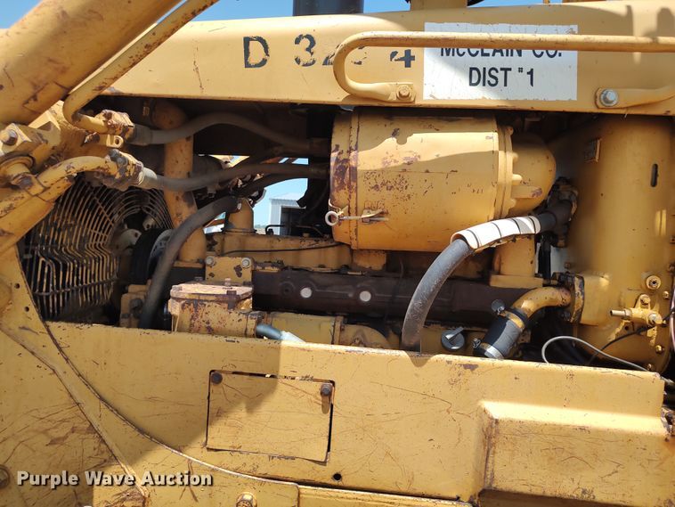 image for item LK9019 1984 Caterpillar D6D  dozer