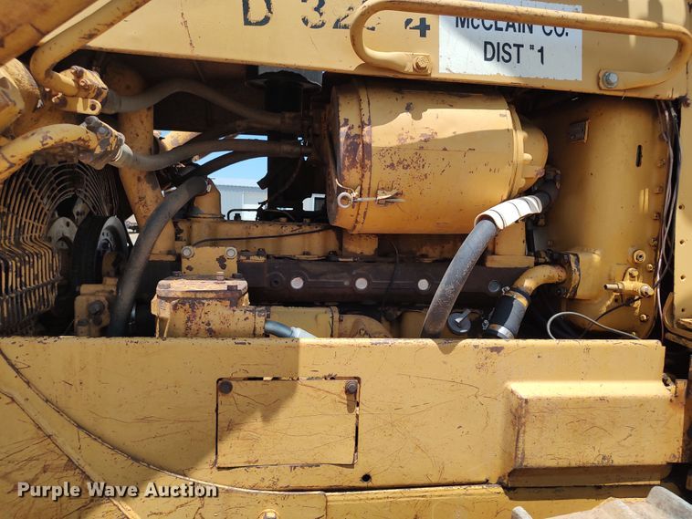 image for item LK9019 1984 Caterpillar D6D  dozer