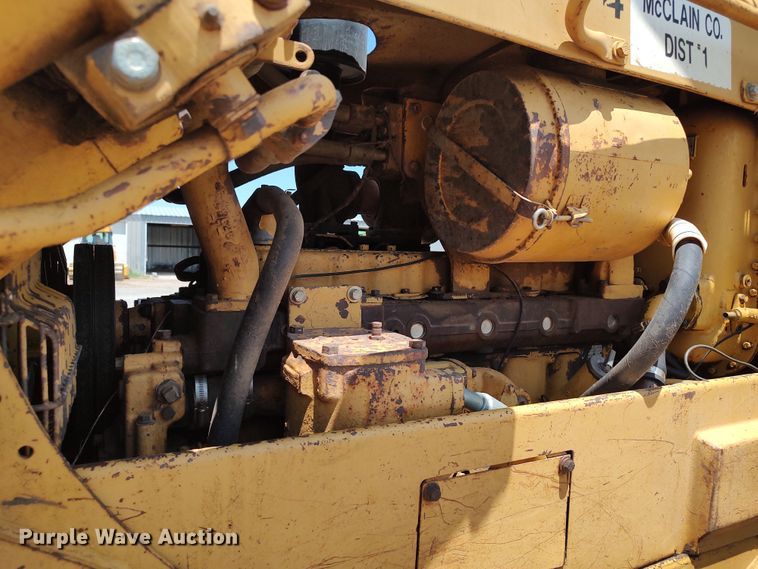 image for item LK9019 1984 Caterpillar D6D  dozer