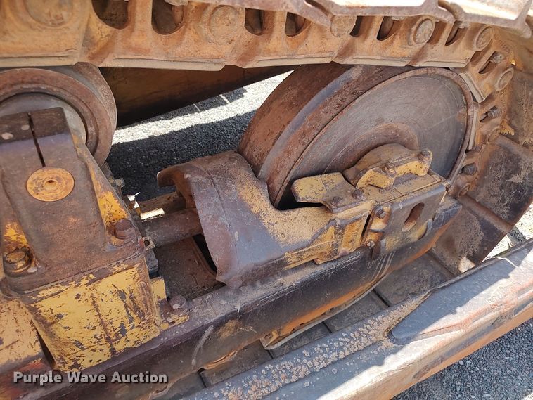 image for item LK9019 1984 Caterpillar D6D  dozer