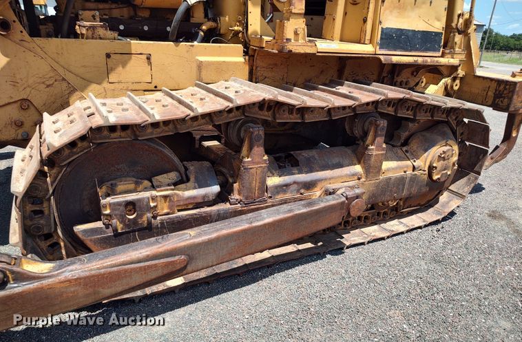 image for item LK9019 1984 Caterpillar D6D  dozer