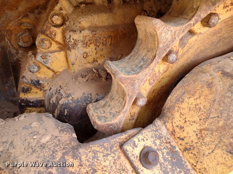 image for item LK9019 1984 Caterpillar D6D  dozer