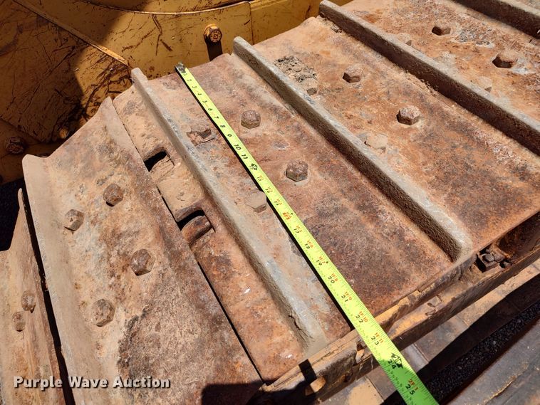 image for item LK9019 1984 Caterpillar D6D  dozer