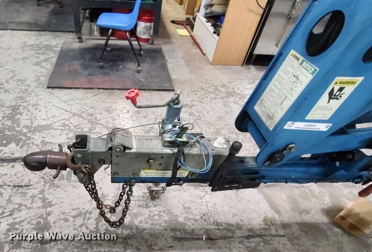 image for item LK9036 2002 Genie TMZ50  boom lift