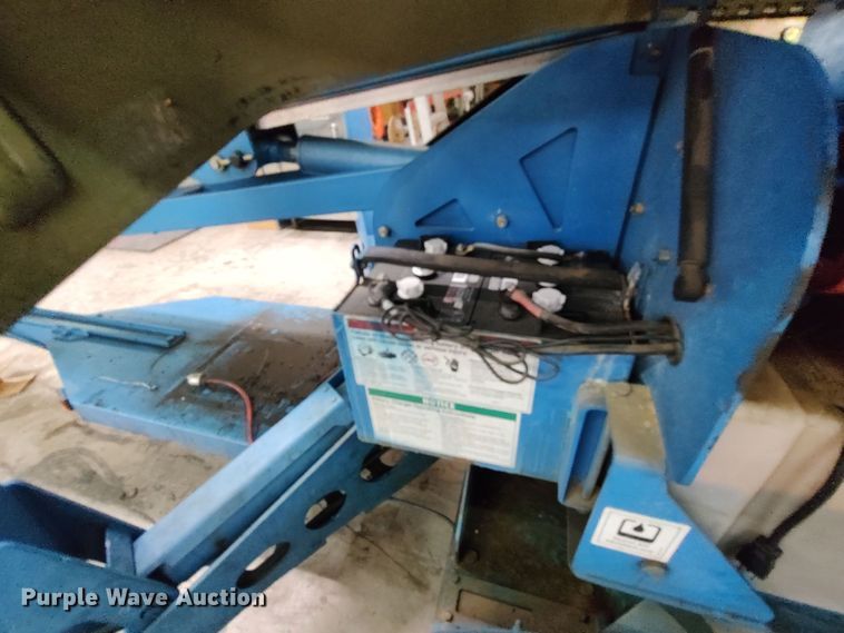 image for item LK9036 2002 Genie TMZ50  boom lift