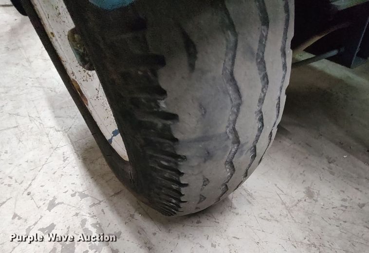 image for item LK9036 2002 Genie TMZ50  boom lift