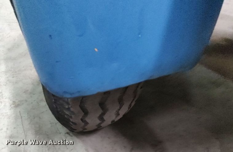 image for item LK9036 2002 Genie TMZ50  boom lift