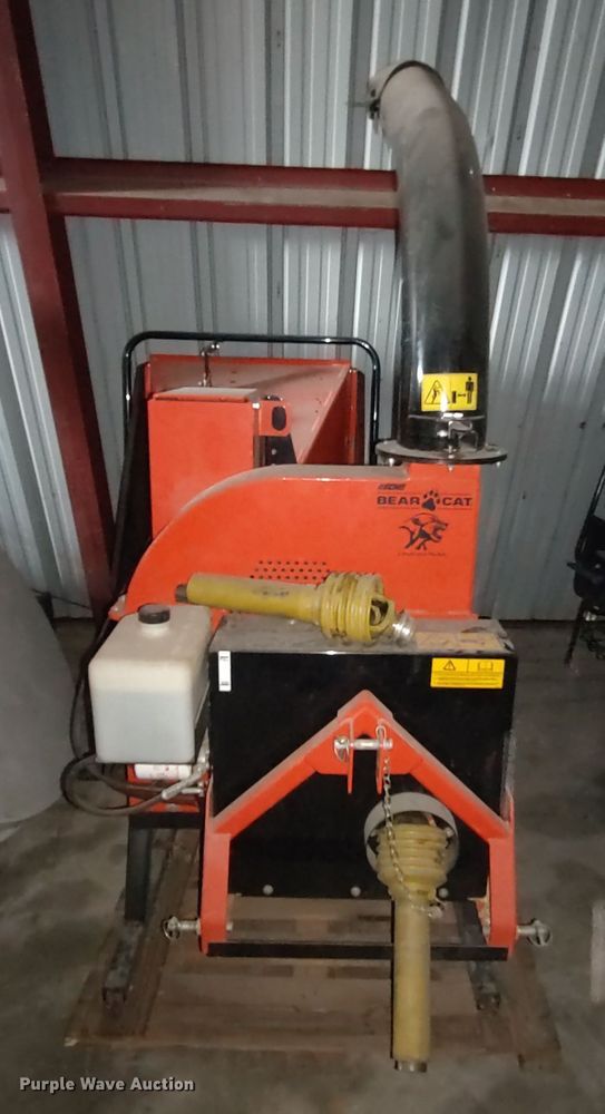 image for item LK9037 Echo Bearcat 72854  wood chipper