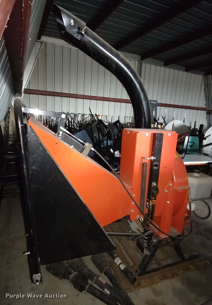 image for item LK9037 Echo Bearcat 72854  wood chipper