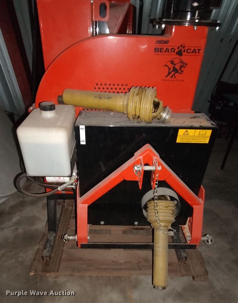 image for item LK9037 Echo Bearcat 72854  wood chipper