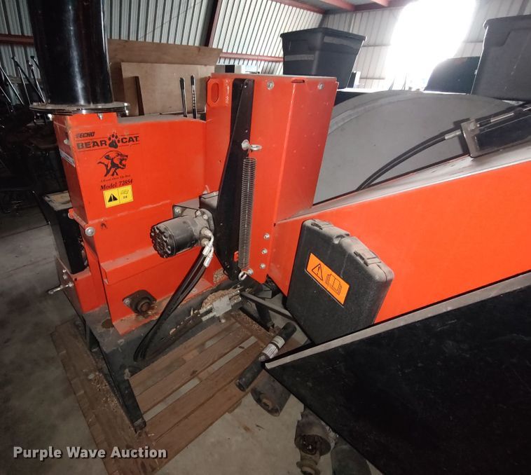 image for item LK9037 Echo Bearcat 72854  wood chipper