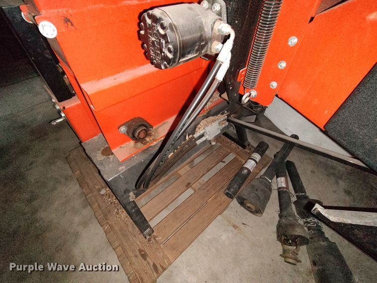 image for item LK9037 Echo Bearcat 72854  wood chipper