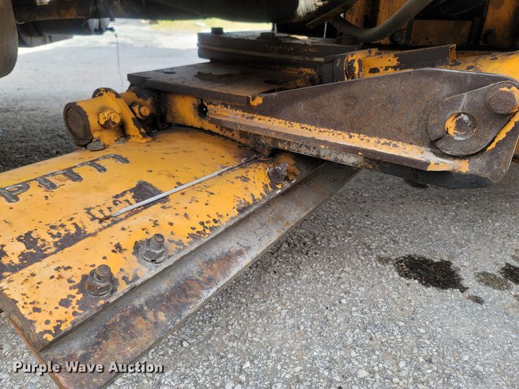 image for item LM9583 2006 International 7400  dump truck