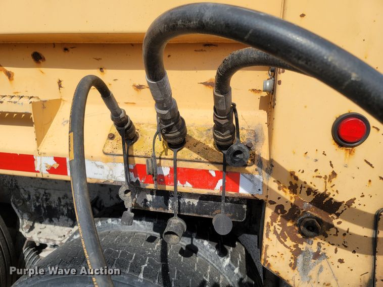 image for item LM9583 2006 International 7400  dump truck