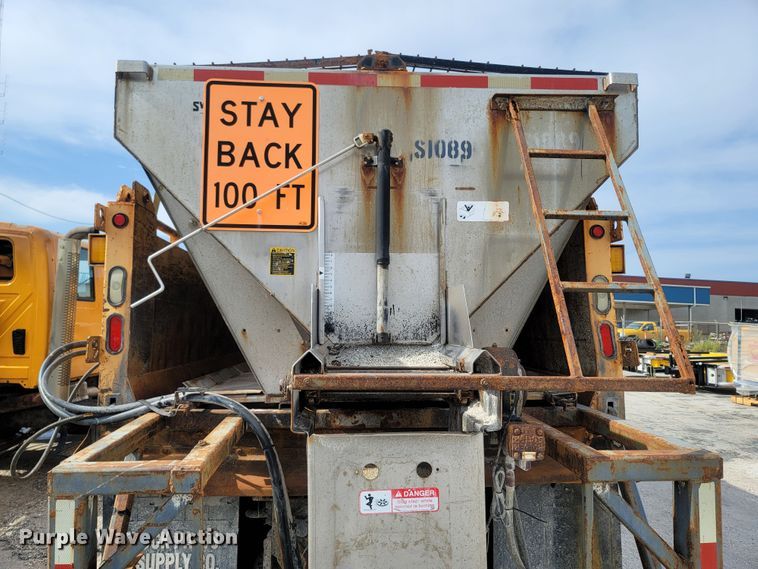 image for item LM9583 2006 International 7400  dump truck