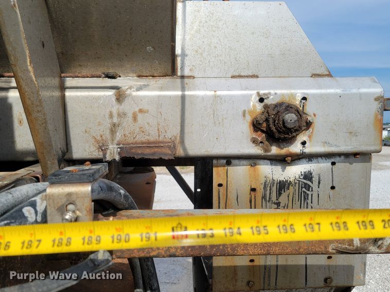 image for item LM9583 2006 International 7400  dump truck