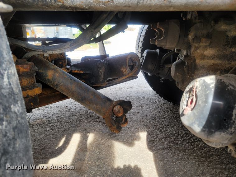 image for item LM9583 2006 International 7400  dump truck