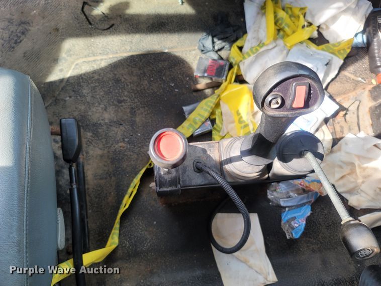 image for item LM9583 2006 International 7400  dump truck