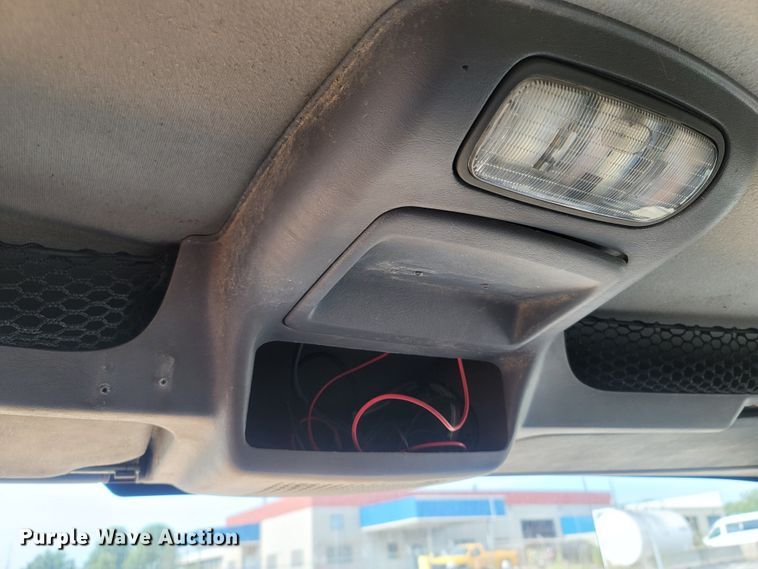 image for item LM9583 2006 International 7400  dump truck