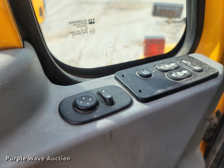 image for item LM9583 2006 International 7400  dump truck