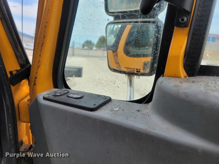 image for item LM9583 2006 International 7400  dump truck