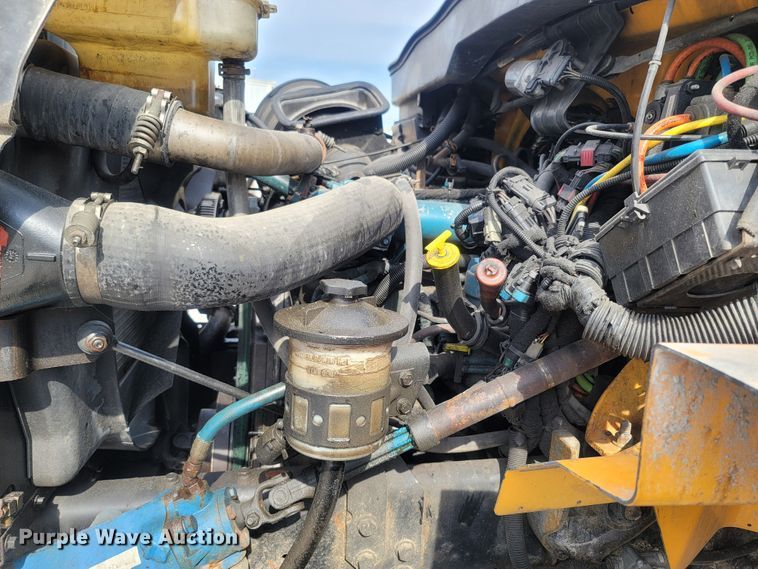 image for item LM9583 2006 International 7400  dump truck